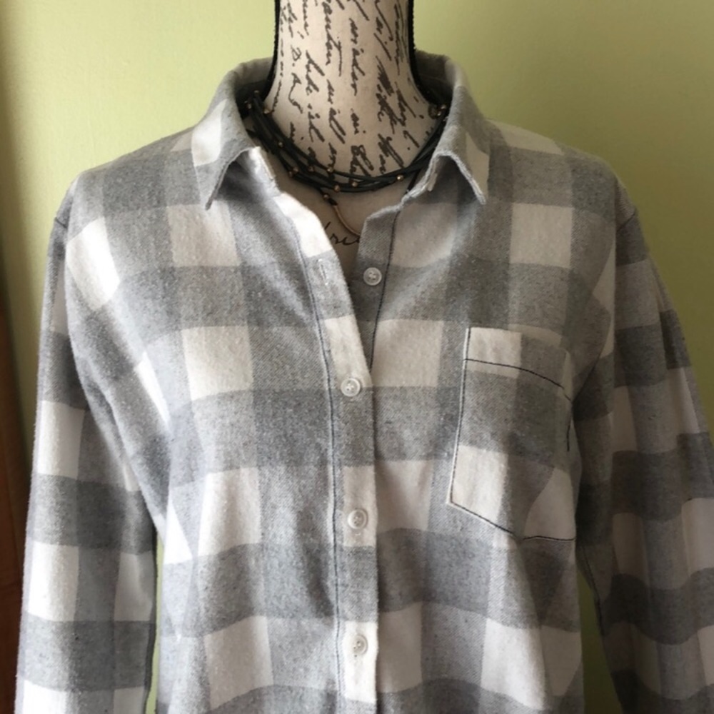 Hem & Thread Flannel size small - Picture 9 of 10